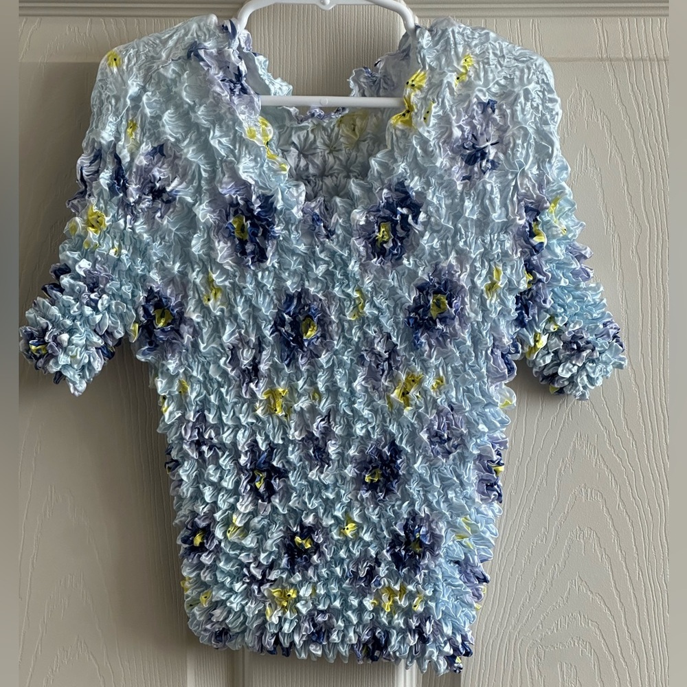 Y2K Floral Popcorn Bubble Stretch Textured Blue and Yellow Vintage Top One Size